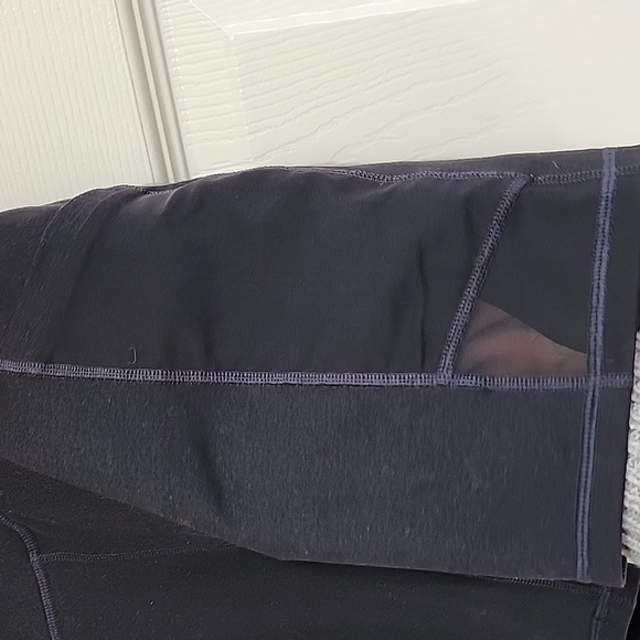 Fabletics Shorts - Picture 2 of 6